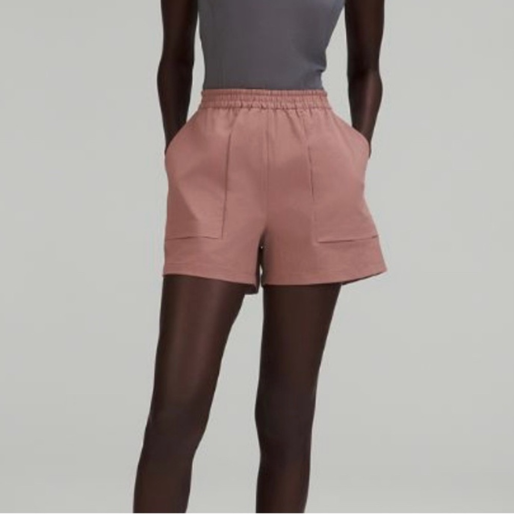 Lululemon lab relaxed shorts (twilight mauve )